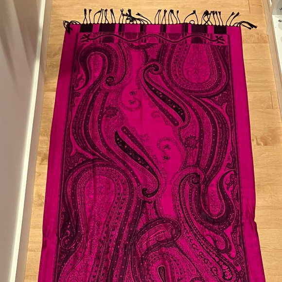 Silk-Blend Shawl - Fuschia & Black - Picture 3 of 5